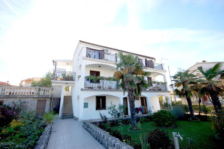 Apartment Mica by El-Pi Tours - Ferienwohnung Njivice, Krk