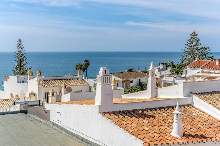 FLH Praia da Luz Apartment with Balcony - Bed and Breakfast Senhora da Luz