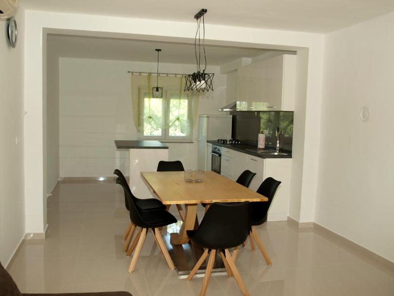 NEW Apartment Ema II - Chambres d'hôtes Vrh