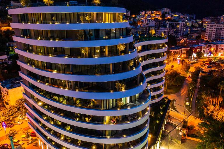 Royal Montesun Apartments - Bed and Breakfast Budva