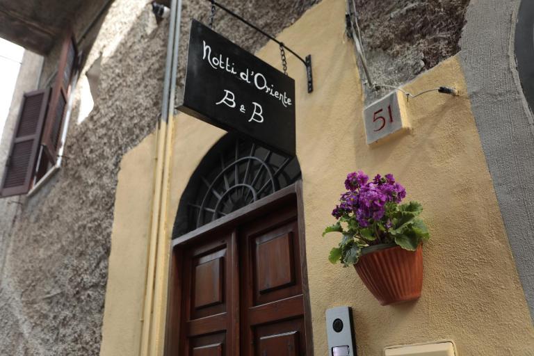 B&B Notti d'Oriente - B&B Sutri