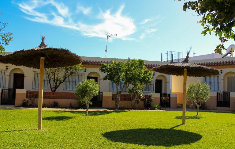 Apartamentos Bellavista Bolonia - Ferienwohnung Bolonia