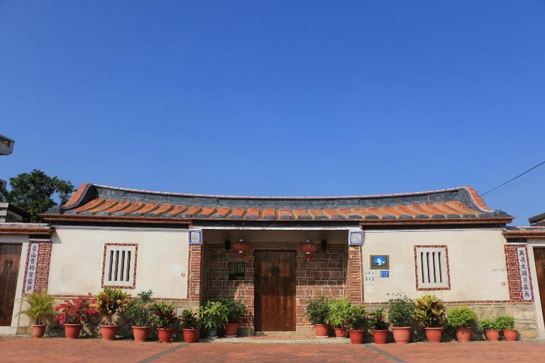 Longmen Inn Bed and Breakfast - B&B Jinning