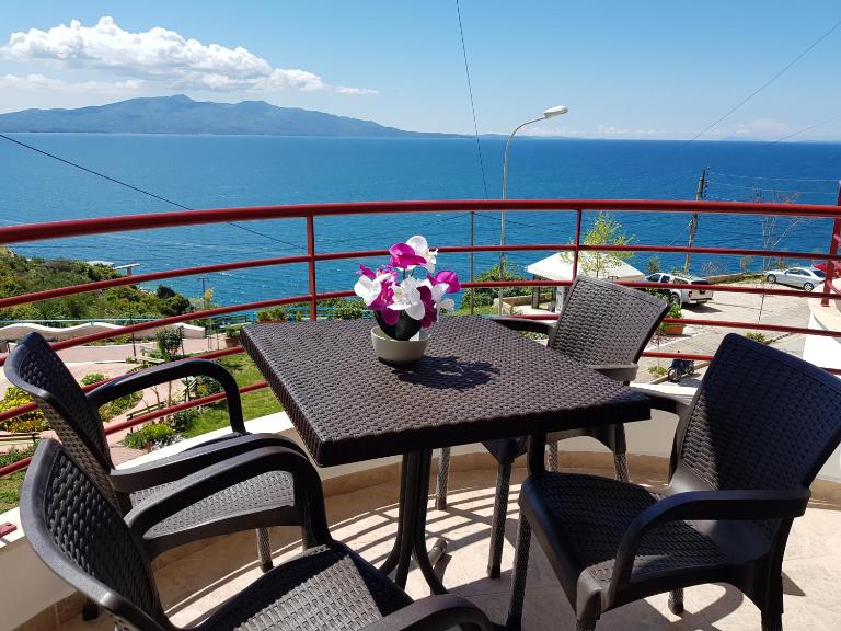 apartment of beautiful dreams over the sea - Ferienwohnung Saranda