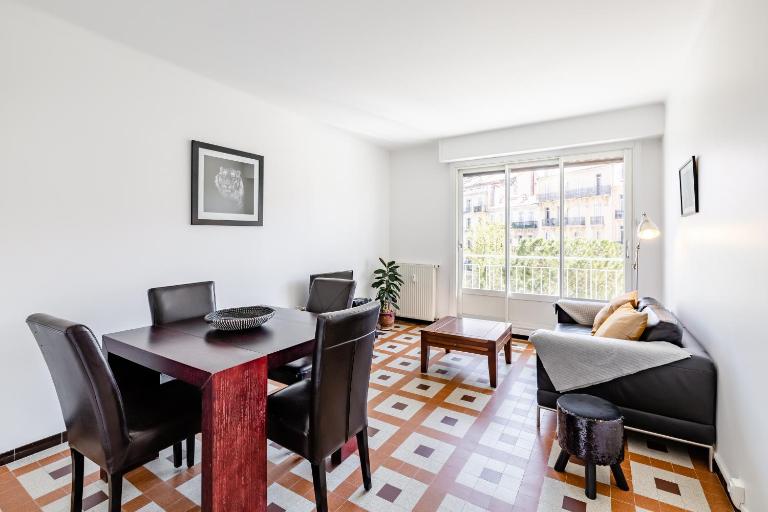 TÉO SUD Les balcons du nouveau Marseille, Lumineux, spacieux et bien équipé - Chambres d'hôtes Marseille