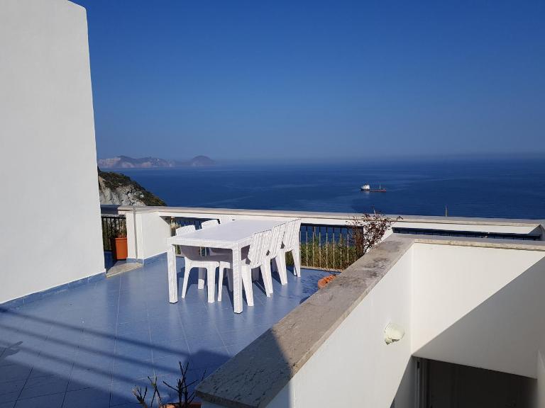 Maridea - Le Signore del Vento - B&B Ponza