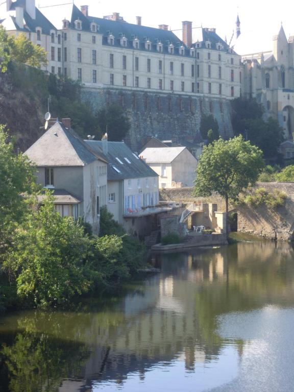 MOULIN DE L'ABBESSE - Ferienwohnung Thouars