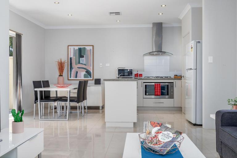 Ardross Short Stays - Bed and Breakfast Perth