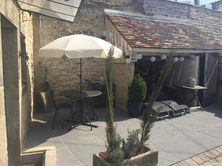 Le Gite du Petit Lavoir - B&B Bèze