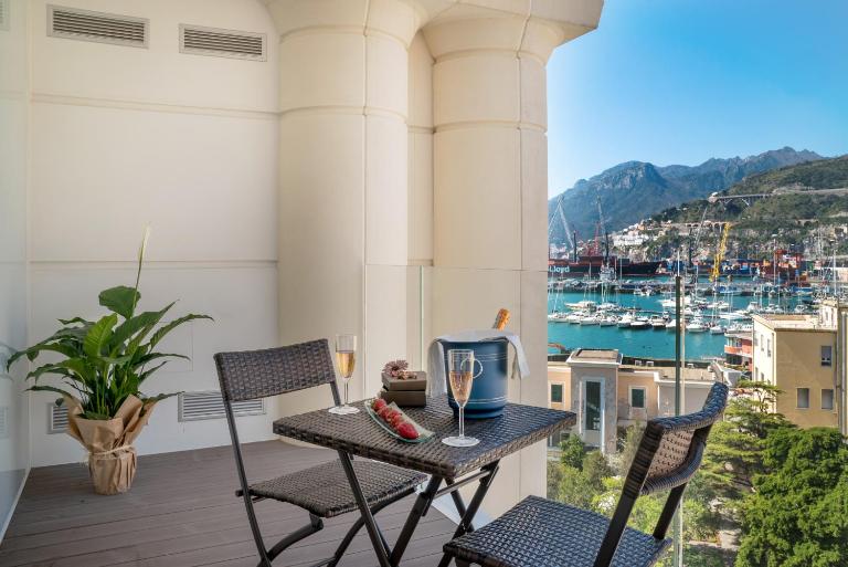 Crescent Moon - B&B Salerno