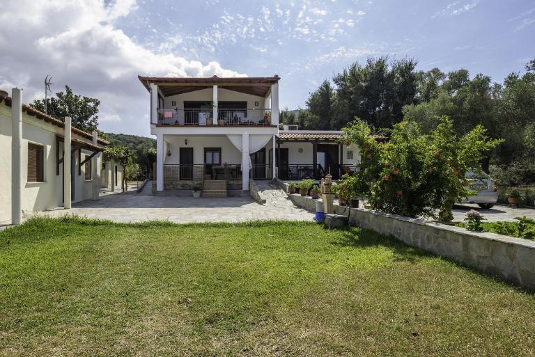 Nikola's Apartments - B&B Toroni