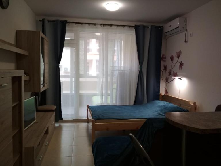 Виктория - Ferienwohnung Pomorie