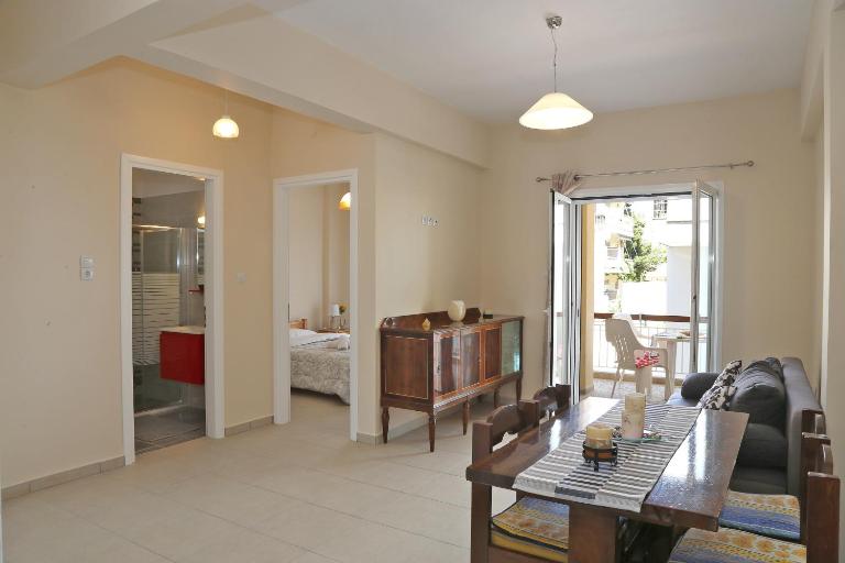George apartment - Ferienwohnung Artémida