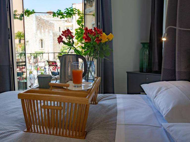 TaoMau - Duomo Square - Bed and Breakfast Taormina