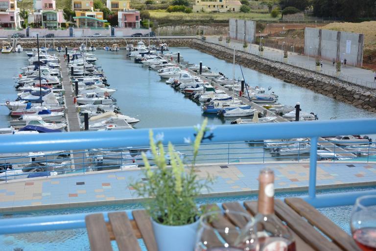 Stunning Apartment with Marina Views - B&B Albufeira