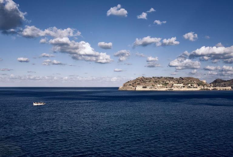 Plaka Sea Front Residence - B&B Elounda