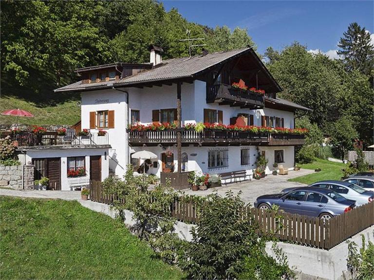 Haus Niederweg - Bed and Breakfast Tirolo
