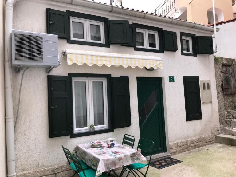 Studio SVETOZAR - Bed and Breakfast Baška