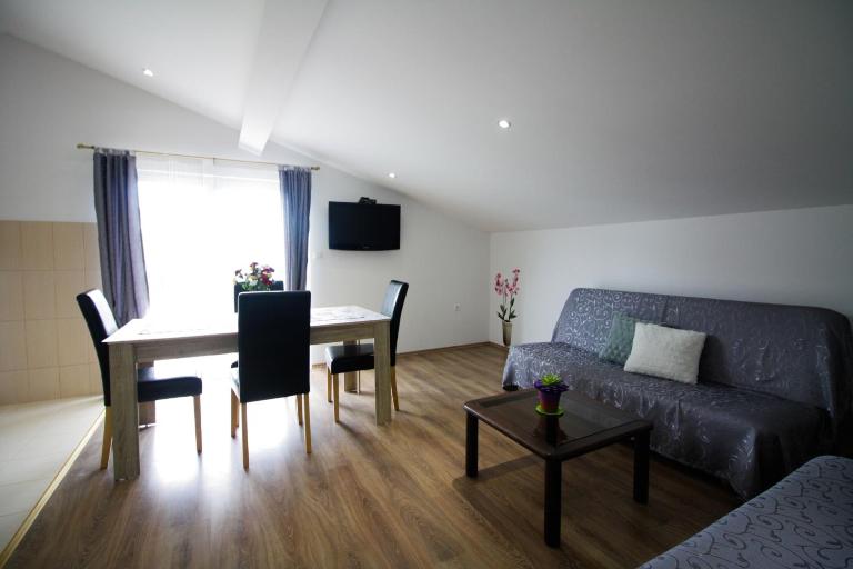 Sebi Apartment 300 m from beach - Bed and Breakfast Rovinj