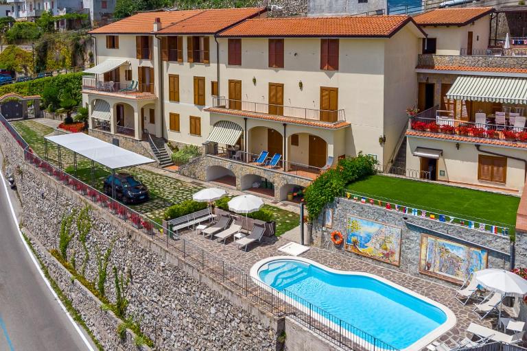 Appartamento Emma in Villa Laura - Bed and Breakfast Scala