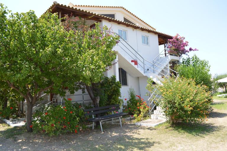 Theodore Apartments - Chambres d'hôtes Zacháro