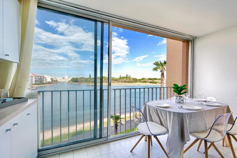 Appart 6 pers vue mer-piscine-parking-clim-wifi - B&B Le Cap d'Agde
