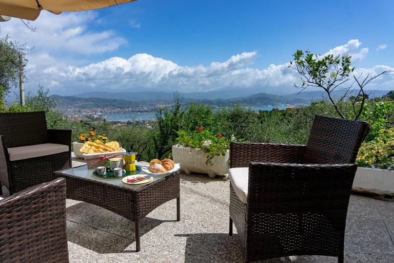 Gli ulivi sul Golfo e le 5 terre - B&B La Spezia