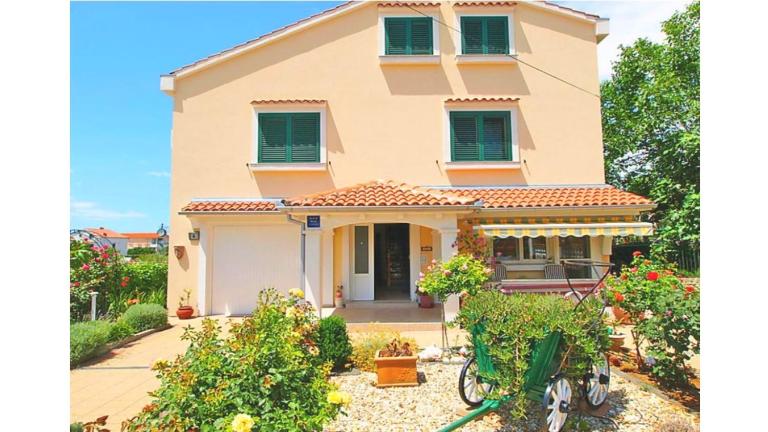 Holiday Home Desa - B&B Vrsi