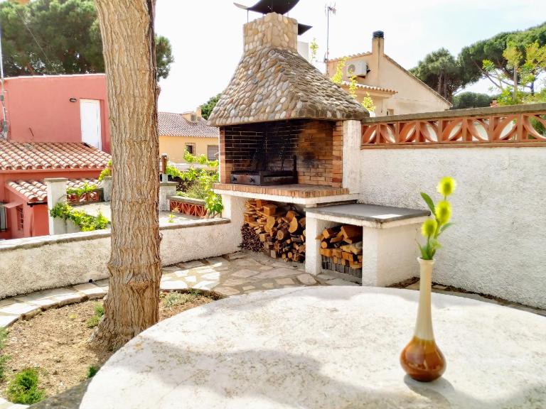 VACAY Apartamento Montgo, agradable jardin! en Costa Brava l'Escala! - Chambres d'hôtes l'Escala