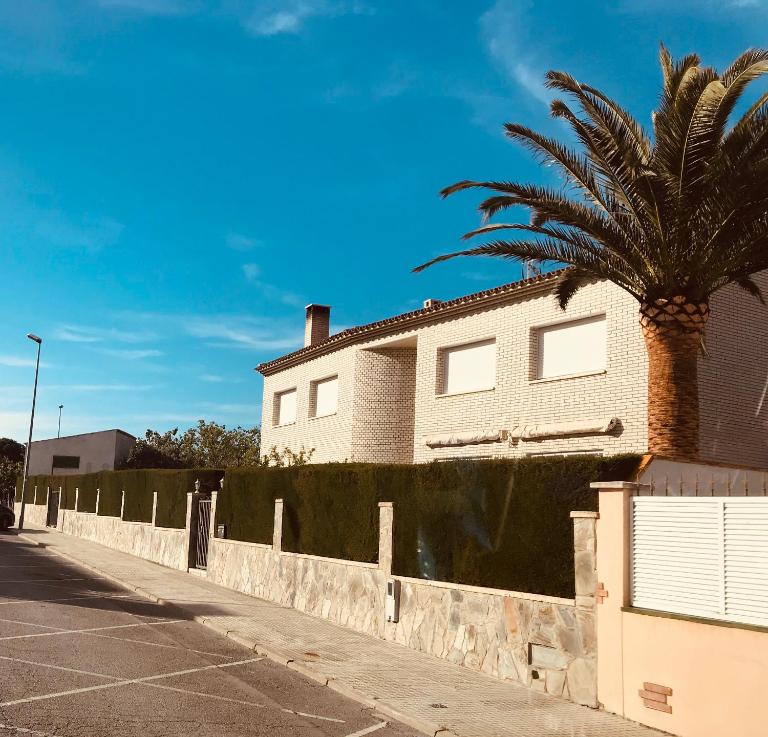 Casa Cesar Martinell 1 - B&B Cambrils