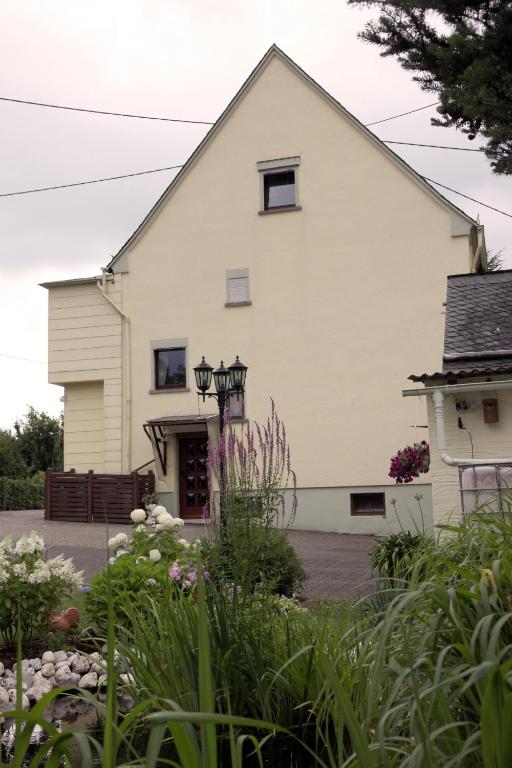 Ferienwohnung Sauer - B&B Hillscheid