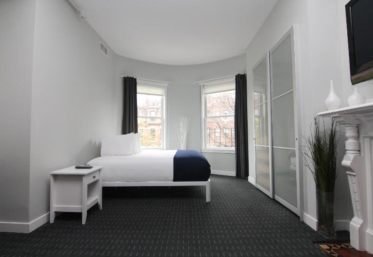 Stylish Newbury Street Studio, #4 - B&B Boston