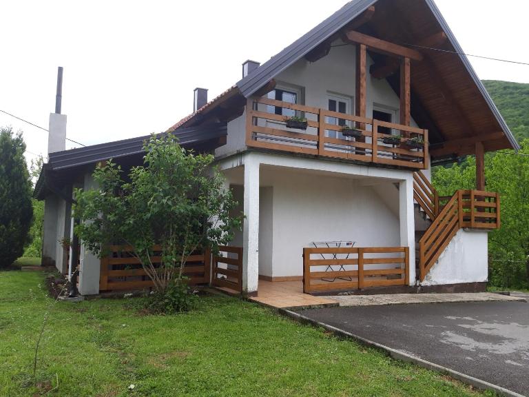 Apartment Sanja - Bed and Breakfast Smoljanac