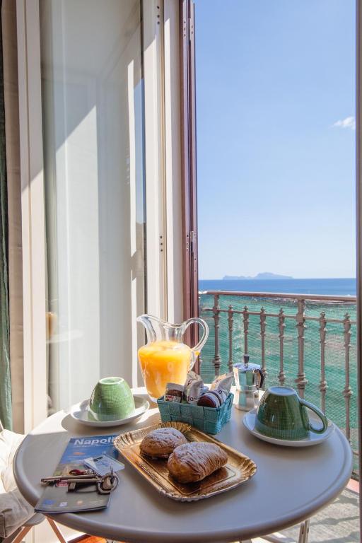NapoliCentro Mare - Sea View Rooms & Suites - B&B Napoli