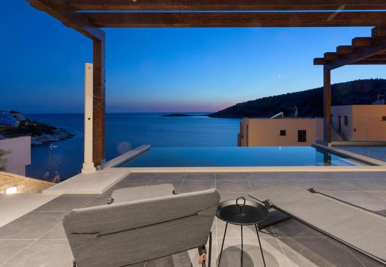 Hideaway Villa am Meer - B&B Ražanj