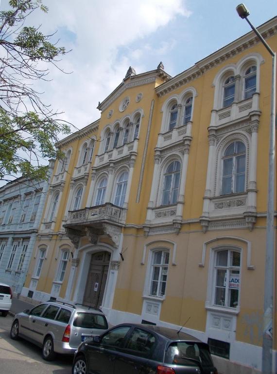 Vörösmarty tér Apartman - Bed and Breakfast Székesfehérvár