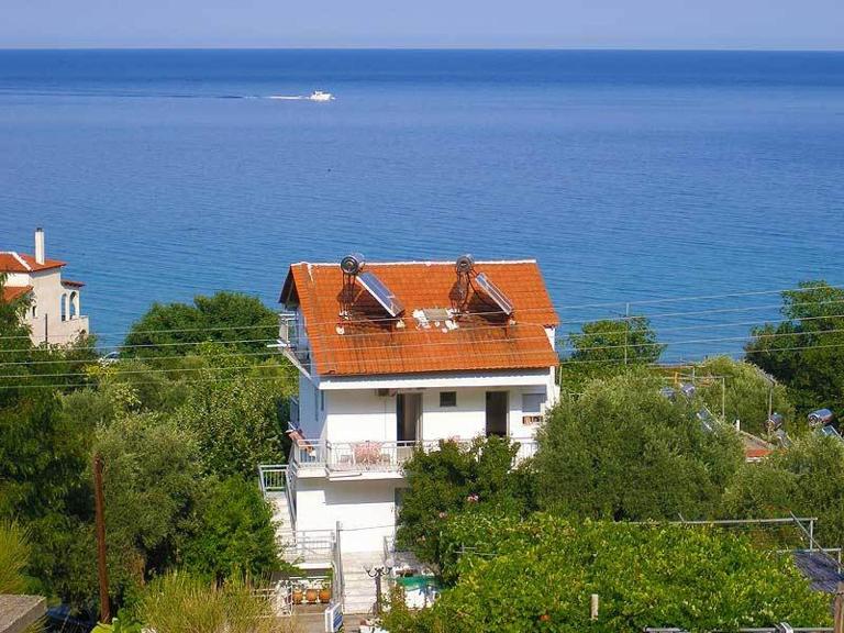 House Mantesos - Bed and Breakfast Koínyra