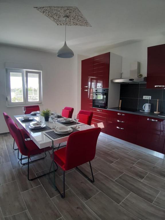 Holiday House Ivan - B&B Zemunik Donji