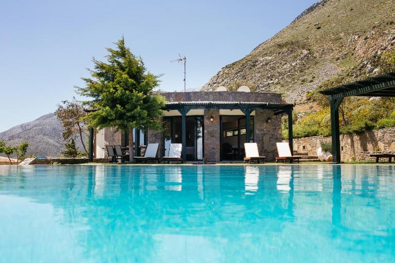 Aetovigla Guesthouse - Ferienwohnung Krousón