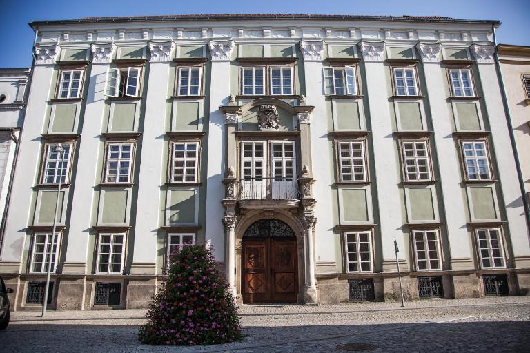 Althanský palác - Ferienwohnung Znaim
