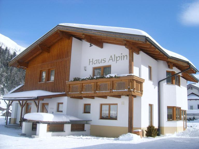 Haus Alpin Apartments - Ferienwohnung Pettneu