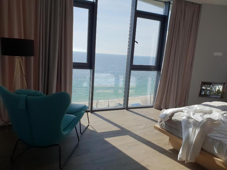 PREMIUM Seaview Apartment 50 meters from the beach Роскошные апартаменты с прямым видом на море в 50 метрах от пляжа CF Odessa - B&B Odesa