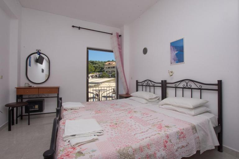 Plessas Studios - Chambres d'hôtes Tsilivi
