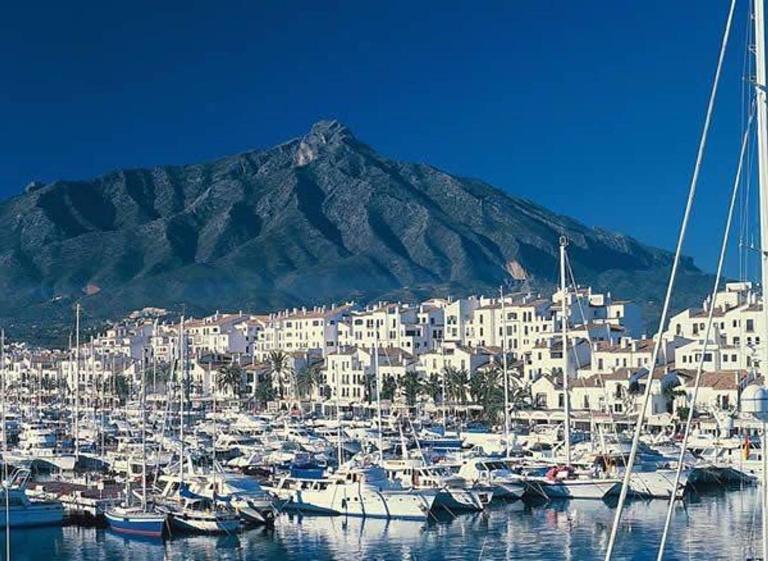 Puerto Banus 2 Bedrooms Apartment P2 - B&B Marbella