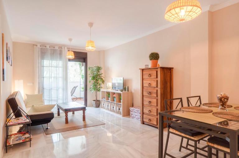 Beach and golf apartament - Chambres d'hôtes Benalmádena