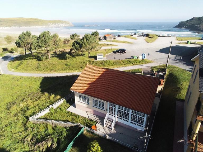 Casa en primera linea de playa en Pantin!! - B&B Pantín