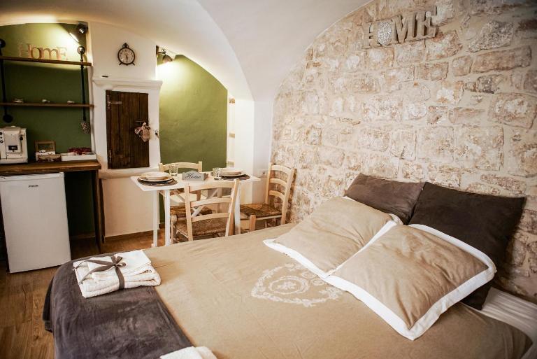HOME 5 - Via Nuova - B&B Putignano