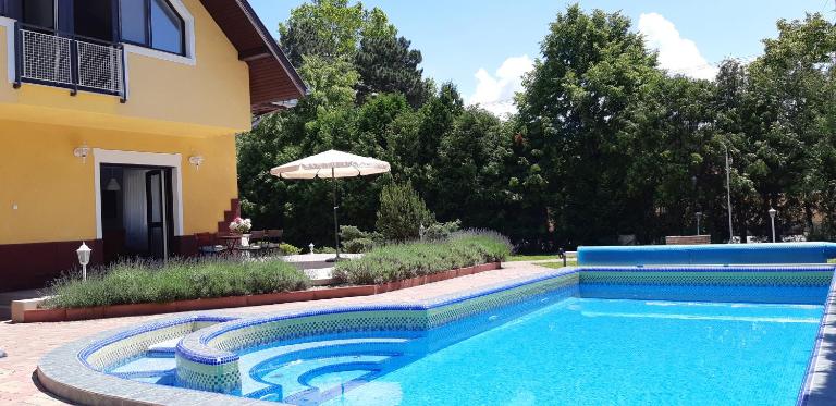 Schieszl Apartments Zamárdi 1 - B&B Zamárdi