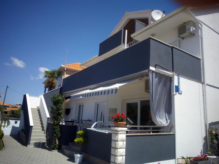 Apartment Šime Bibinje - Bed and Breakfast Bibinje
