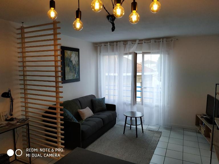 Talence, studio cosy 27 M2, Bordeaux 10 mn en tram - Chambres d'hôtes Talence